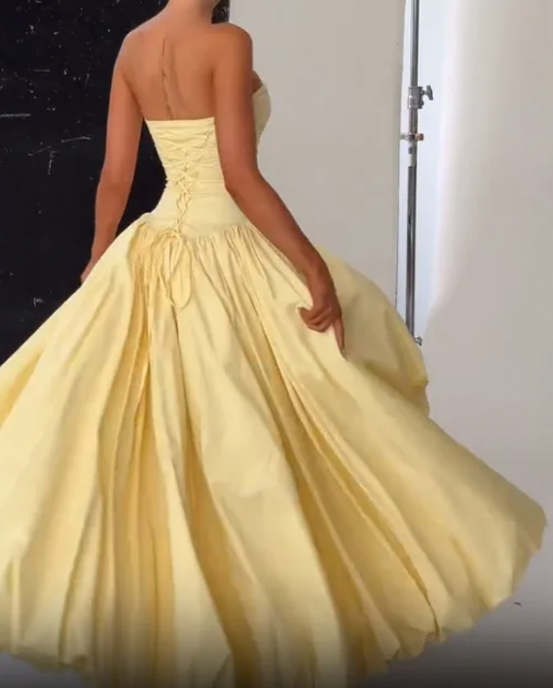 DANIELLA STRAPLESS BUBBLE HEM DRESS