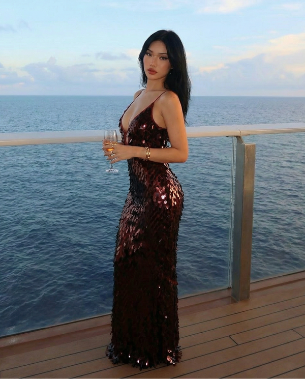 AUSTIN BROWN V NECK SEQUIN DRESS